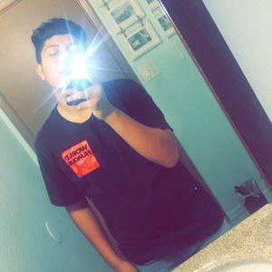 Meet your Posher, Efrén